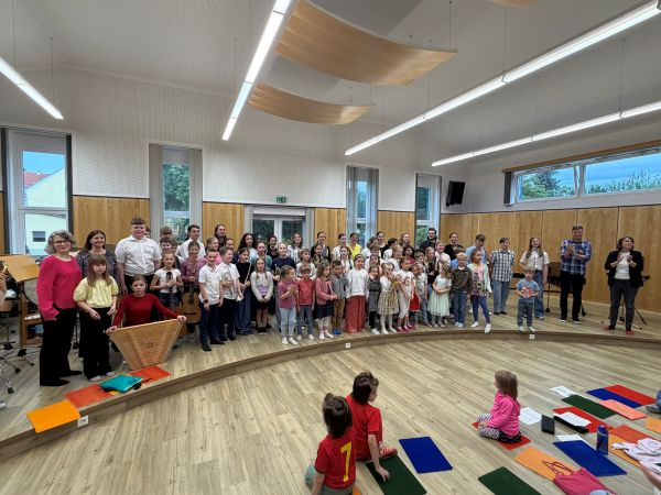 2026_Schlusskonzert_Koeni_alle.jpg